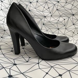 Jessica Simpson Faux Leather Closed Toe Pumps in Black Size 7